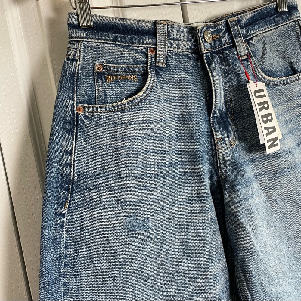 NWT BDG Logan Loose Barrel Jeans Women’s 27 Blue Denim Buckle Baggy Boyfriend - Picture 3 of 16